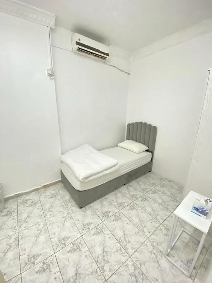 Single Bed Hosted By Dinar Apartments أبو ظبي